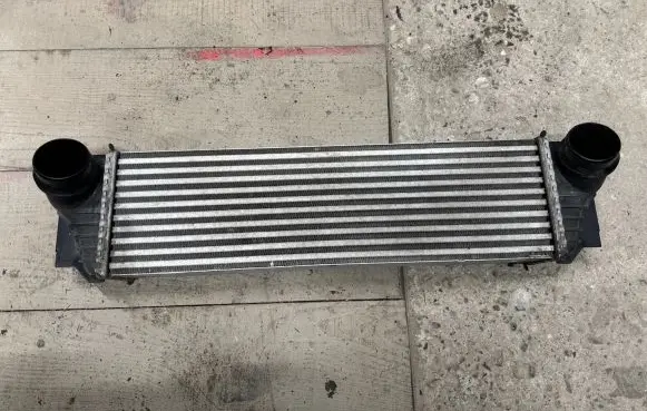 BMW 7 F01 F02 F03 F04 Intercooler radiator 7805629 R7368003