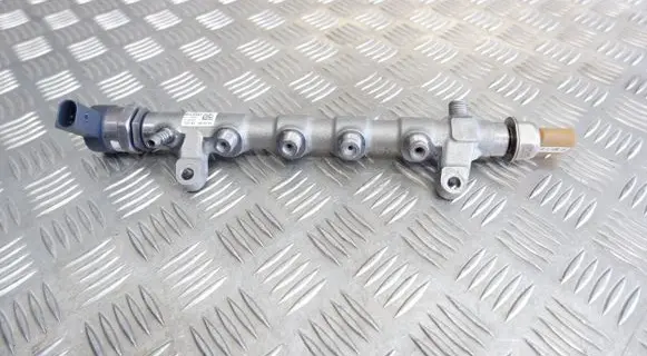 Volkswagen PASSAT B7 Fuel main line pipe 057130764AB 03L906051 03L089N