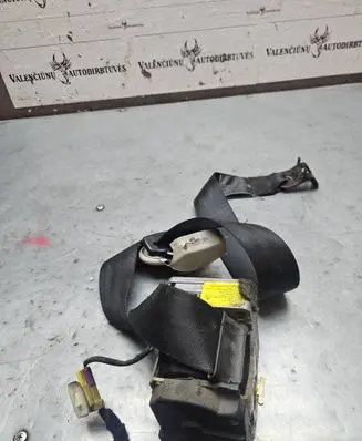 Volkswagen Golf IV Front seatbelt 1h0857737