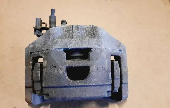 Front brake caliper