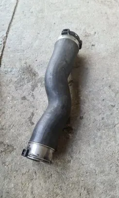 BMW 5 F10 F11 Intercooler hose/pipe