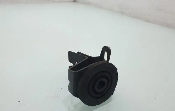 Nissan Qashqai+2 Radiator mount bracket 
