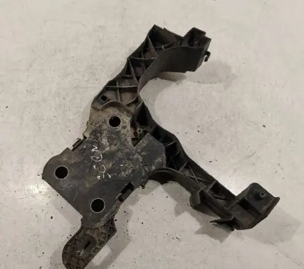 Renault Scenic II - Grand scenic II Front bumper mounting bracket 8200137496