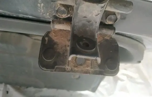 Jeep Grand Cherokee (WK) Tailgate/trunk/boot hinge