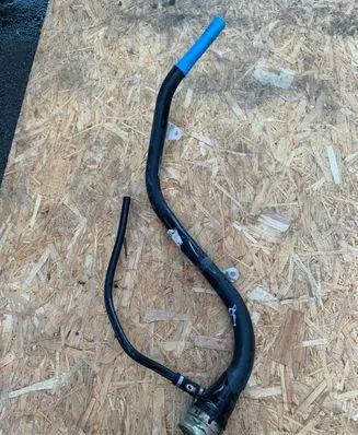 BMW X5 E53 Fuel tank filler neck pipe 6757772