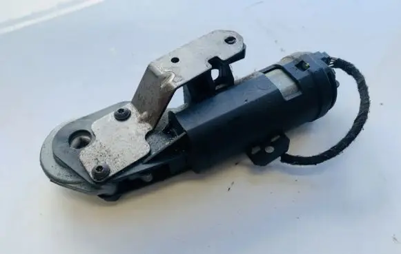 Saab 9-3 Ver2 Seat adjustment motor 2001830000 8317826