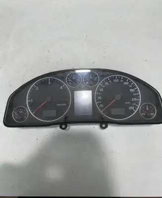 Audi A6 S6 C5 4B Speedometer (instrument cluster) 110080128001 4B0920933G 847E