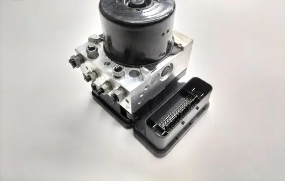 Ford Focus ABS Pump BV612C405AF 10021207234