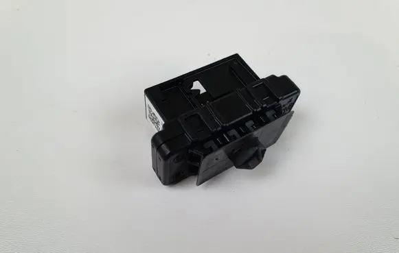 BMW 5 G30 G31 Sensor 6807395