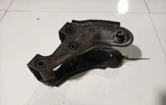 Opel Antara Engine mounting bracket 