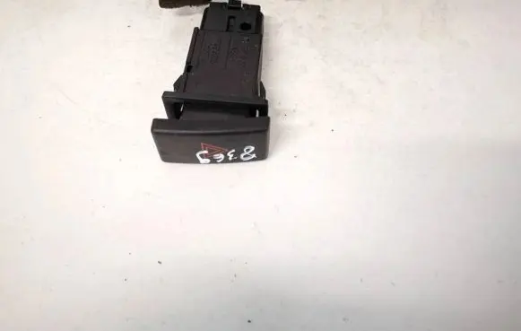 Toyota Avensis T250 Hazard light switch tr9503 157963