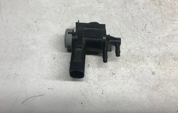 Skoda Superb B6 (3T) Turbo solenoid valve 1K0906283A