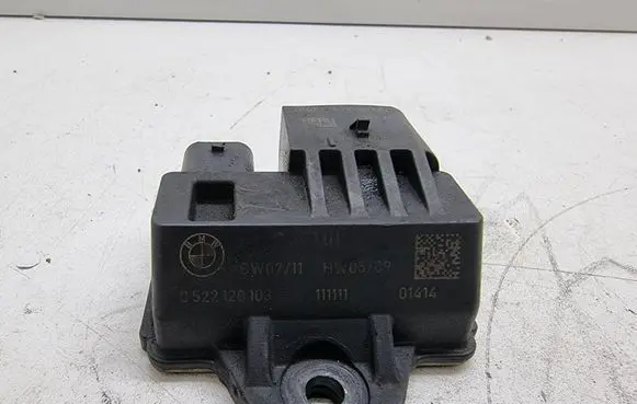 BMW 5 F10 F11 Glow plug pre-heat relay 0522120103 7810856