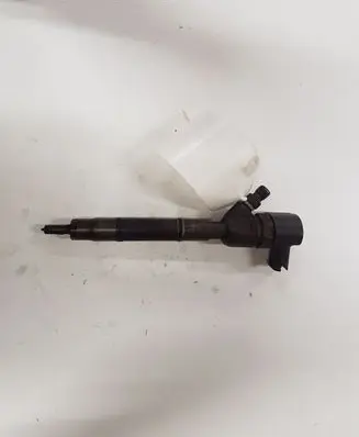 Hyundai i40 Fuel injector 338002A800 0445110411
