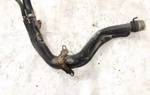 Fuel tank filler neck pipe