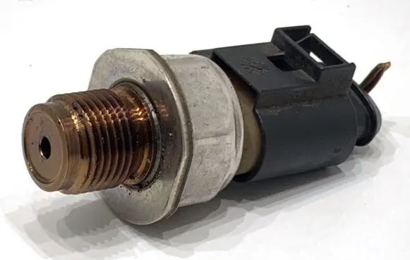 Audi A4 S4 B8 8K Fuel pressure sensor 711225040