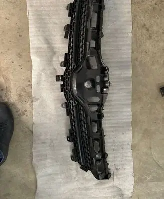 Toyota Corolla Verso AR10 Front grill 531110F030 531110F040