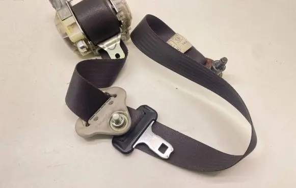 Subaru Forester SH Front seatbelt 7R4010P 028641