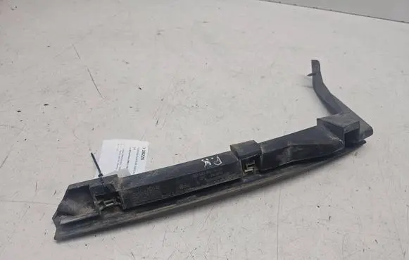 Front bumper mounting bracket