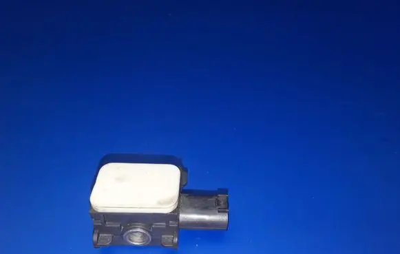 Mercedes-Benz R W251 Airbag deployment crash/impact sensor 0038202826 965290107 131403232