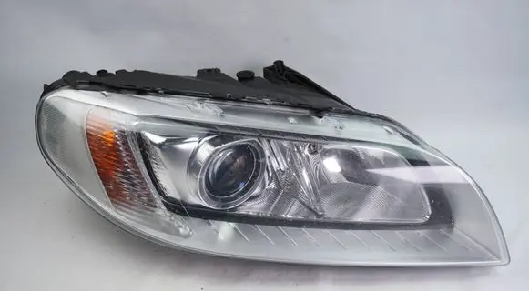Volvo V70 Headlight/headlamp 31420014