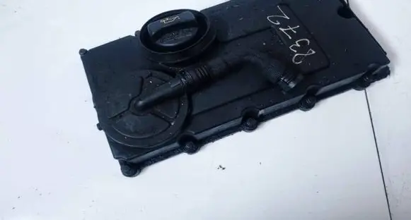 Volkswagen Touran I Rocker cam cover 03G103475