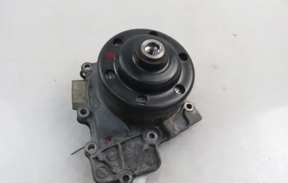 Mercedes-Benz Vito Viano W639 Water pump