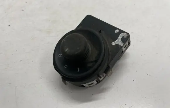 Opel Astra J Wing mirror switch 13271827