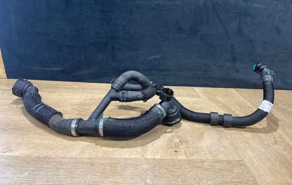Land Rover Evoque II Engine coolant pipe/hose L8D28260BA