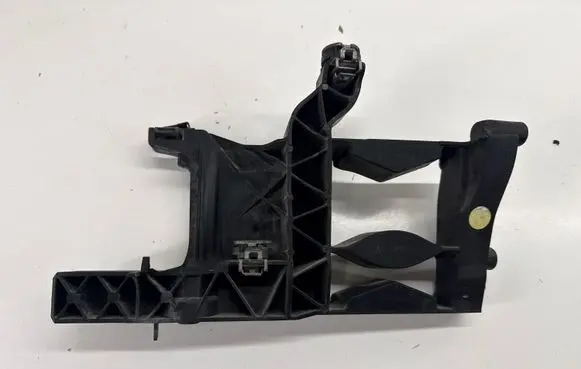 Audi A7 S7 4G Headlight/headlamp mounting bracket 4G8805607A