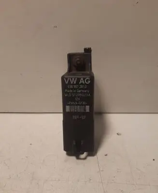 Volkswagen Golf V Glow plug pre-heat relay 038907281D WL051299023A