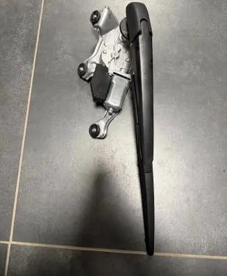 Toyota Yaris Cross Rear wiper blade arm