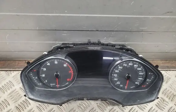 Audi A5 Speedometer (instrument cluster) 8W6920870B