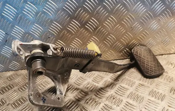 Mercedes-Benz ML W163 Brake pedal PP163290047