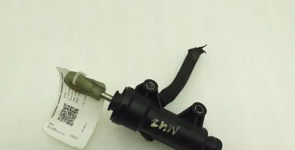 BMW Z4 E85 E86 Clutch master cylinder 6773670 21526773670
