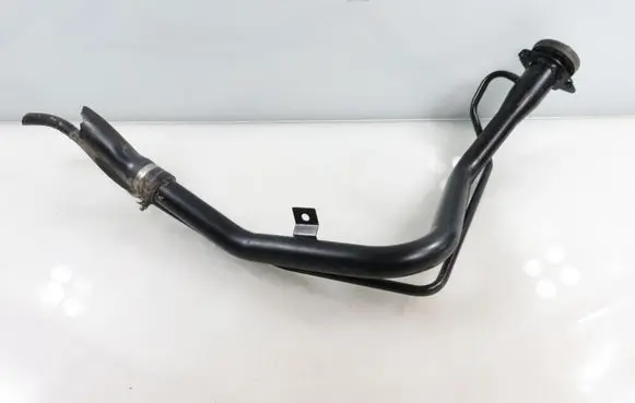 Suzuki Swift I Fuel tank filler neck pipe 