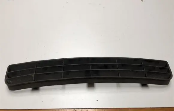 Audi A6 S6 C4 4A Front bumper lower grill 4A0807683