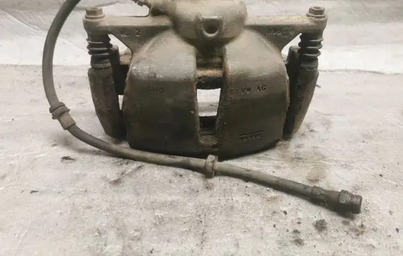 Volkswagen Sharan Front brake caliper 0800D
