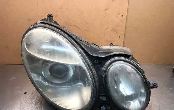 Mercedes-Benz E W211 Headlight/headlamp 16156400 3847
