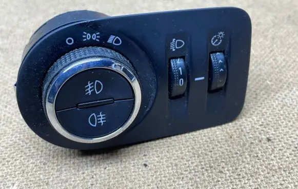 Opel Zafira C Light switch 13294815