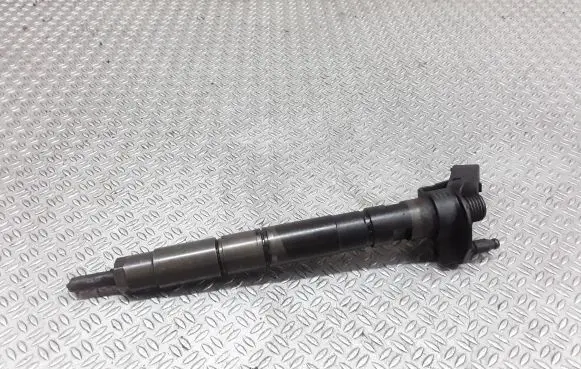 Volkswagen Phaeton Fuel injector 059130277AB
