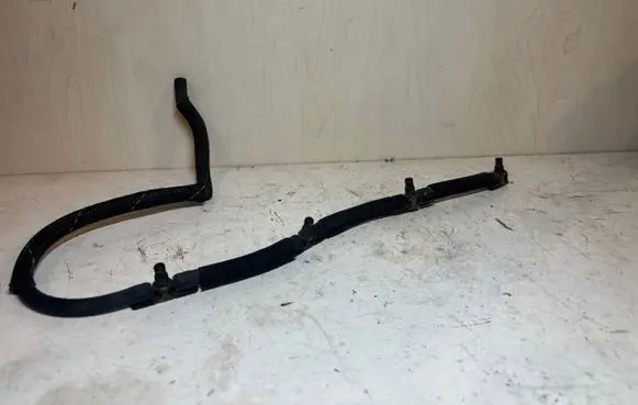 Volkswagen PASSAT B7 Fuel return line/hose 03L130235N