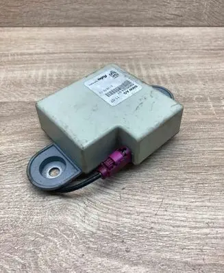 BMW 5 E60 E61 Antenna control unit 6935024 21367510