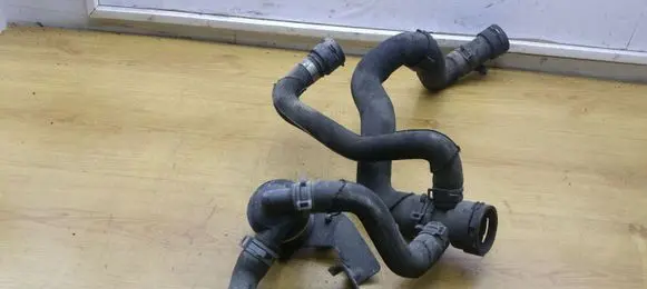 Audi A4 S4 B8 8K Engine coolant pipe/hose 03L121093 8K0122293B 8K0122293F