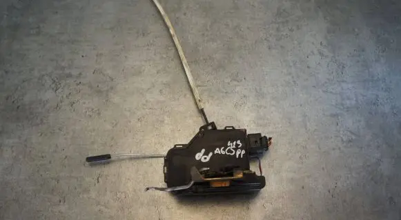 Audi A6 S6 C5 4B Front door lock 4B1837016B