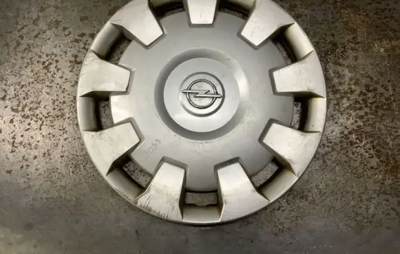 Opel Zafira C R16 wheel hub/cap/trim 24413165 24413166 24413164