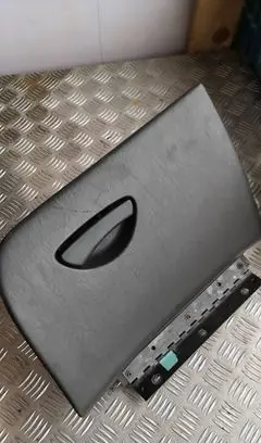 Ford Focus Glove box lid/cover 98aba06050ah