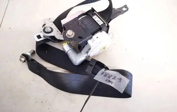 Mazda 2 Front seatbelt t89383t