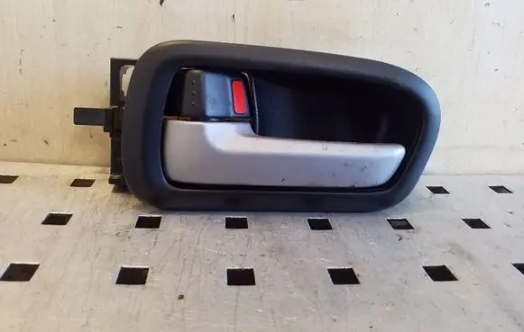 Suzuki Grand Vitara II Rear door interior handle
