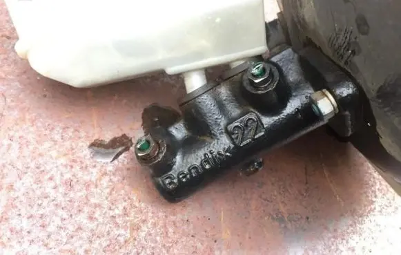 Renault Scenic I Master brake cylinder